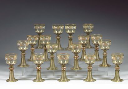 Suite de dix-sept verres du Rhin dit Römer...