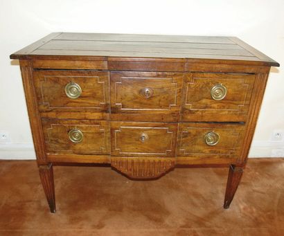 Commode de forme droite à léger ressaut en...