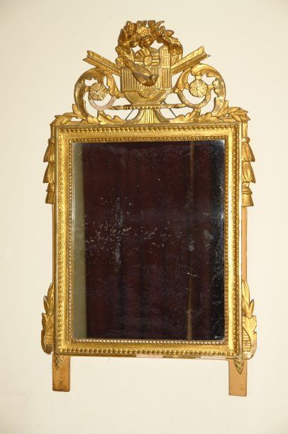 Miroir rectangulaire à fronton ajouré, en...