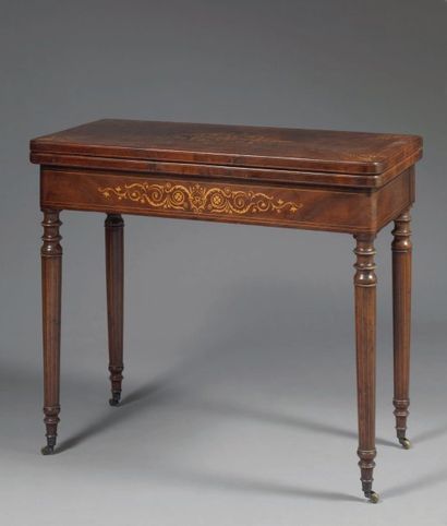 Table à jeux dite en portefeuille de forme...