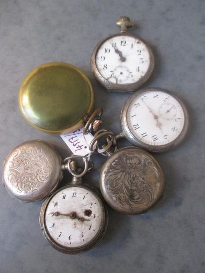 Six montres de gousset en argent

Poids brut...
