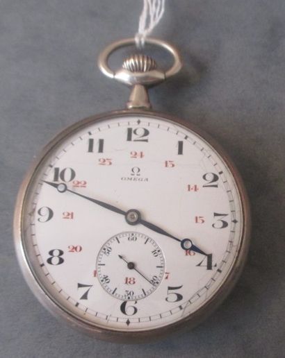 Une montre chronomètre OMEGA en argent, poids...