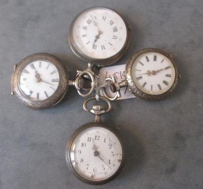 4 montres de col en argent, poids brurt 102...