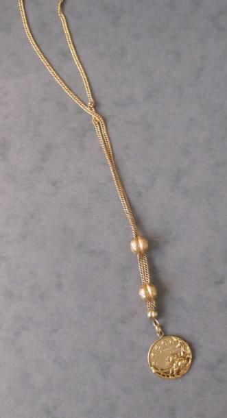 *Collier en or jaune 18k avec pendentif rond...