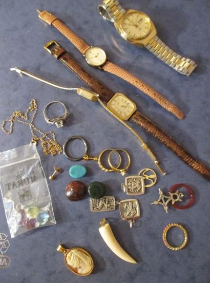 Bijoux et montres fantaisies