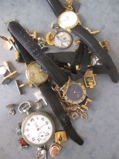 Lot de montres et bijoux fantaisie