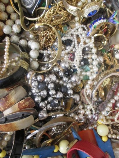 lot de bijoux fantaisie