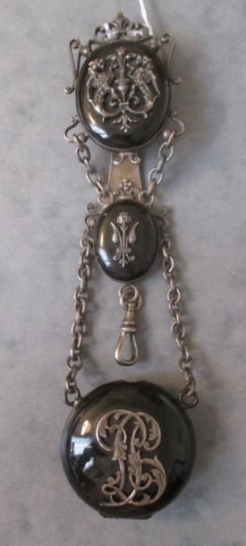 Chatelaine en métal émaillé noir