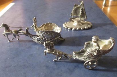 Lot en argent objets miniatures comprenant...