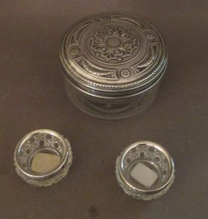 Paire de salières en verre taillé monture...