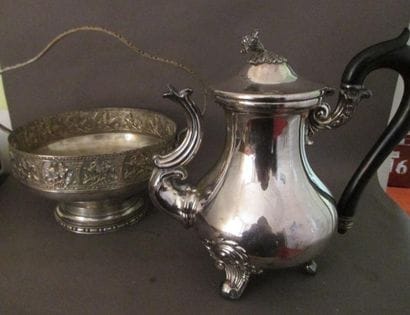 Coupe et verseuse en métal argenté