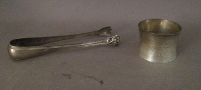Lot en argent :

Rond de serviette en argent...