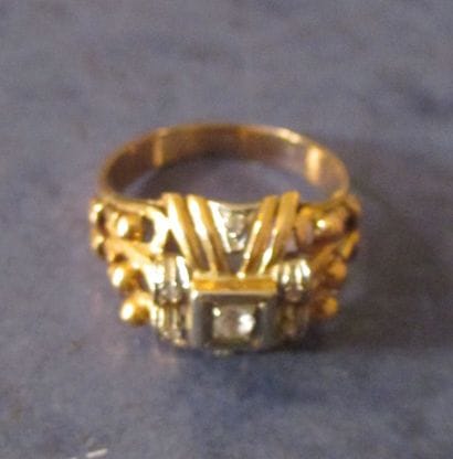 Bague dôme en or 18k ornée de brillants,...