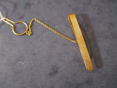 Pince à cravate en or jaune 18k, pds : 8...