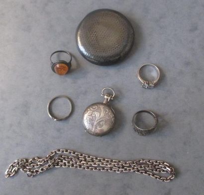 Lot en argent : chaine de cou (pds : 24 g.),...