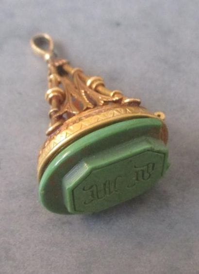 Cachet formant pendentif en or jaune 14 k...