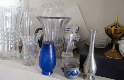 Lot de vases en cristal et céramique bla...