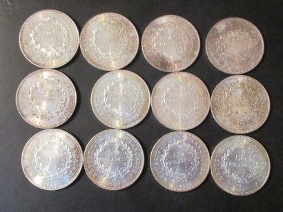 Douze pièces de 50 FF Hercule en argent
...