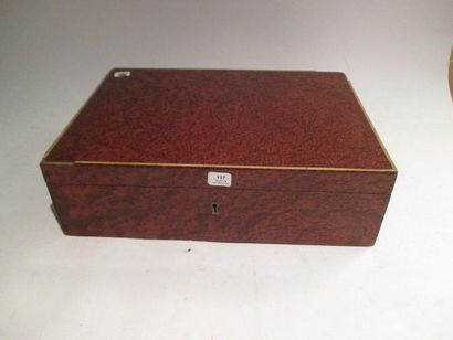 Coffret en loupe 

manques 

H : 11 cm, L...