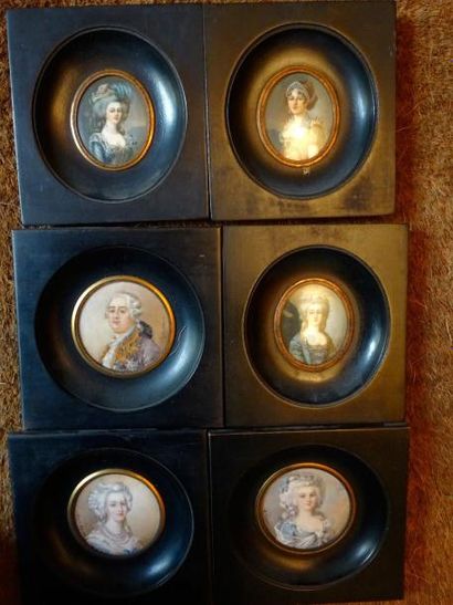 Six miniatures rondes et ovales à décor de...