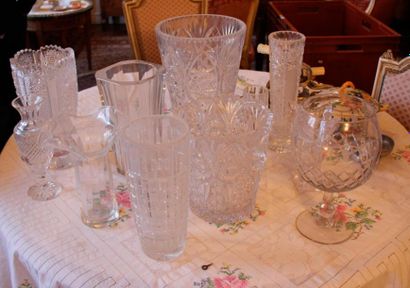 Lot de vases en cristal dépareillés