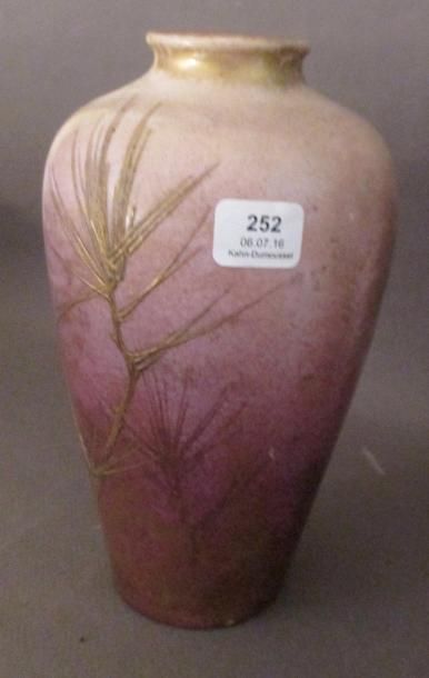 Clément MASSIER (1844-1917)

Vase en grès...