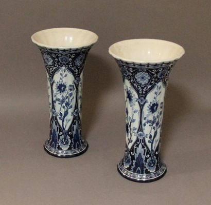 DELFT

Garniture de cheminée en faîence bleu-bleu...