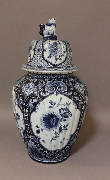 DELFT

Garniture de cheminée en faîence bleu-bleu...