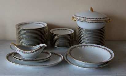 Partie de service de table en porcelaine...