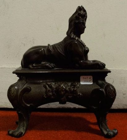 Paire de devant de feux en bronze ciselé...