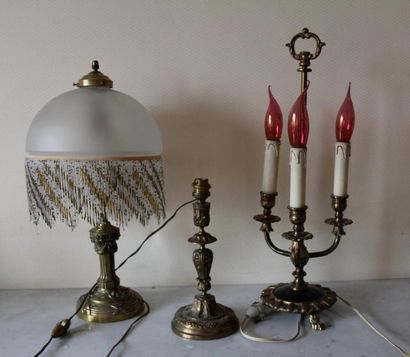 Trois pieds de lampe en bronze