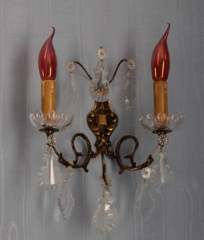 Paire d'appliques en métal et pampilles à...