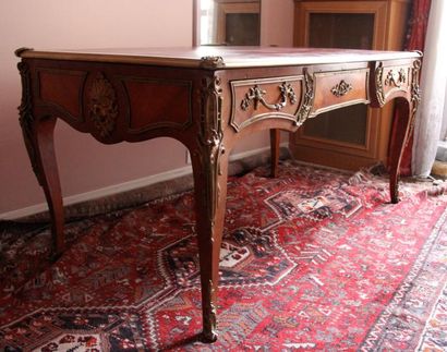 Bureau plat en bois de placage et bronze,...