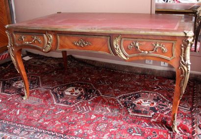 Bureau plat en bois de placage et bronze,...