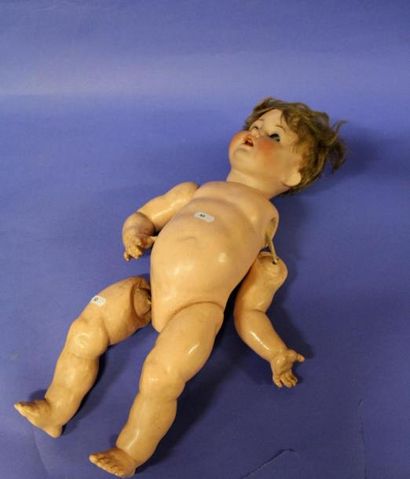 Bébé à tête caractérisée, en biscuit, marquée...