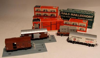 JOUEF : lot divers de wagons marchandises...