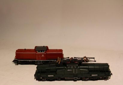 FLEISCHMANN - JOUEF : motrice 4228 et motrice...