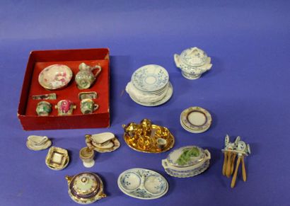 Ensemble de dinette et garniture de salle...