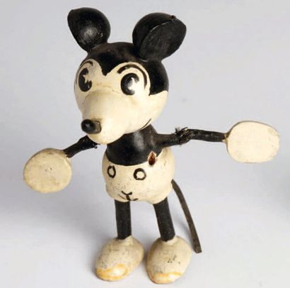 MICKEY MOUSE Figurine en bois peint représentant...