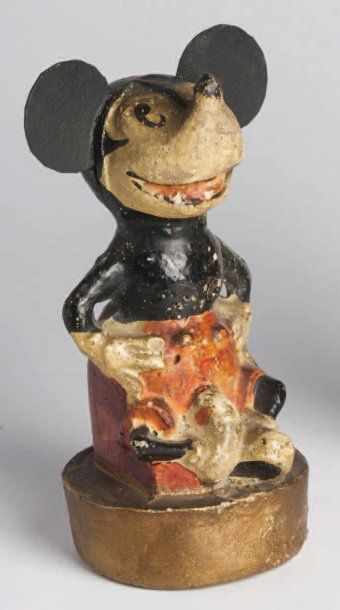 MICKEY MOUSE Figurine en plâtre peint, probablement...