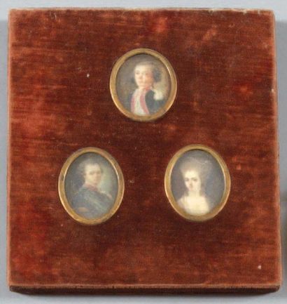 Ensemble de trois miniatures ovales sur ivoire...