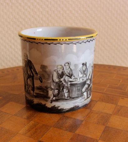 Cache-pot et pot-double en faïence à décor...