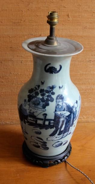 Pied de lampe en porcelaine blanc bleu Chine...