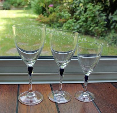 Service de verres en cristal, pieds bleus...