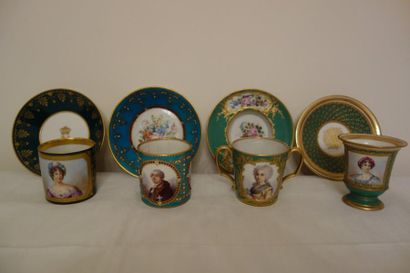 SEVRES (genre de)

Quatre tasses et leur...