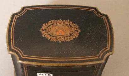 TAHAN
Coffret à bijoux en acajou et placage...