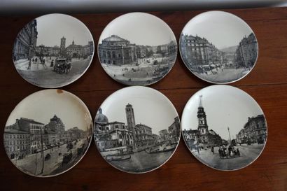 Lot de six assiettes en faïence à décor imprimé...