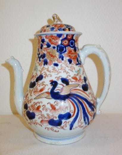 Verseuse en porcelaine à décor Imari

H :...