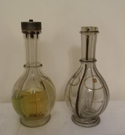 Paire de carafes en verre à quatrre compartiments...