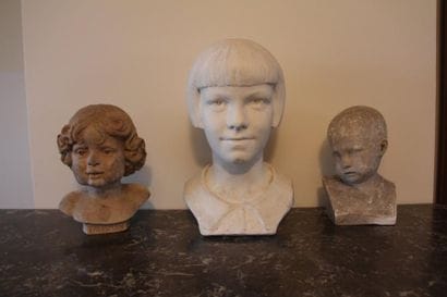 Lot de trois bustes : - J. WIPFF Buste de...